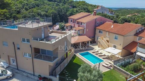 Istria, Štinjan In a small town by the sea, not far from Pula, there are these two beautiful holiday homes. They are located in a quiet street surrounded by only a few holiday houses and forest. All the necessary facilities are in the immediate vicin...