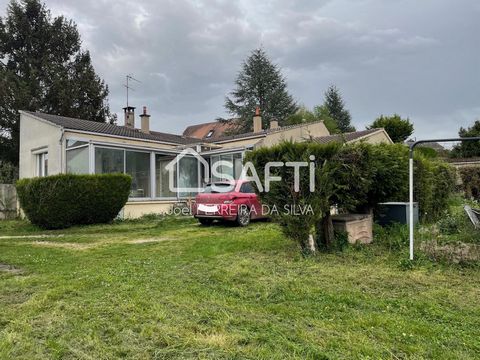 Cette maison bénéficie d'un environnement paisible en pleine campagne, offrant un cadre de vie agréable et serein. Elle se distingue par son grand terrain de plus de 1000 m², comprenant une véranda, une cave, et un garage avec trois places de parking...