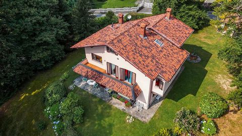 Enchanting villa in Gignese, characterized by a rich history and beautiful location. The villa enjoys a beautiful view of Lake Maggiore, offering a comfortable and scenic living experience with its historic charm, picturesque views and a variety of l...