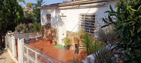 Imagina despertar cada mañana rodeado de un paisaje natural, donde el trino de las aves es tu despertador y el aire puro de la montaña renueva tus energías. Esta casa, situada en un entorno natural inigualable, te ofrece el equilibrio perfecto entre ...