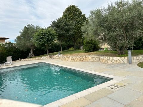 HERAULT 34680 SAINT GEORGES D'ORQUES villa de 203m² sur 4850 m² de terrain arboré (dont 3000 m² constructibles ) avec piscine. cuisine semi-ouverte sur très belle pièce de vie de 70 m² 5 chambres dont une suite parentale au rdc avec terrasse. Terrain...