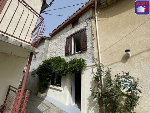 SAINT PAUL DE JARRAT Kommen Sie und entdecken Sie dieses charmante renovierte Dorfhaus in einem kleinen Weiler in der Stadt SAINT PAUL DE JARRAT. Keine Arbeit erforderlich. Kann für verschiedene Projekte wie Jahres- oder Saisonmiete, Zweithaus oder H...