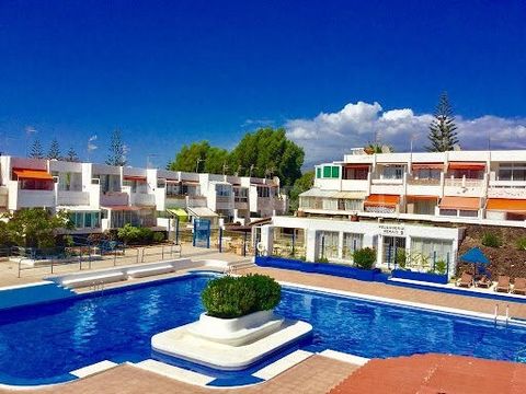 ¡Bienvenido a tu nuevo hogar en la soleada Costa del Silencio, al sur de Tenerife! Este apartamento completamente reformado ofrece una experiencia de vida única y sin igual. Desde el momento en que entras, te envuelve una sensación de modernidad y fr...