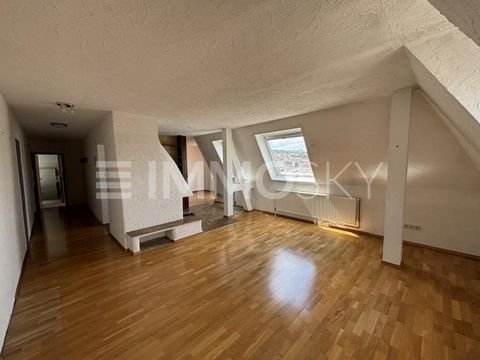 Vanaf heden staat dit 3-kamer appartement aan de voet van de Hasenberg, een van de meest gewilde locaties in Stuttgart, te koop! Het appartement is gelegen op de 4e verdieping van een appartementencomplex met in totaal 10 appartementen en is te berei...