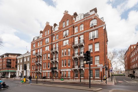 Introducing a charming 1-bedroom flat nestled within a red-bricked mansion block adjacent to Vincent Square. Boasting high ceilings and a share of freehold, this ground-floor residence offers a newly renovated bathroom and an inviting open-plan livin...