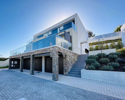 We present this splendid villa located in an exclusive gated community in the heart of Estoril. With just five residences, this new condominium offers a perfect combination of privacy, comfort and luxury. Property Features: Total area: 443m² of const...