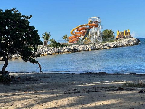 Beachfront land in Cofresí! ️     Do you dream of building your own paradise on the beach? Look no further!   This beachfront land in Cofresí, Puerto Plata, is the perfect opportunity for you. With 11,000 square meters, at only 400 US per square mete...