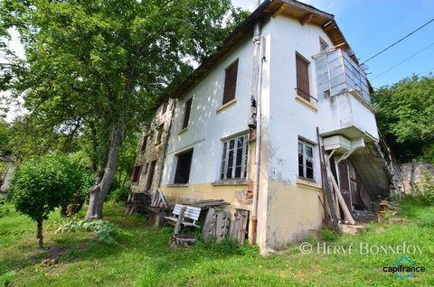 Vous recherchez une maison familiale à rénover ? Une maison secondaire à la campagne ? Je vous propose en exclusivité cette maison ancienne avec de très beaux volumes. Située au cur du parc Livradois Forez, vous bénéficiez d'un environnement calme, u...