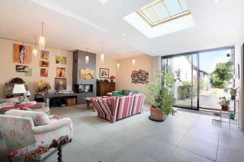 Coup de coeur pour cette superbe maison de charme ,idéal grande famille , possibilité profession libérale ou chambres d ' hotes