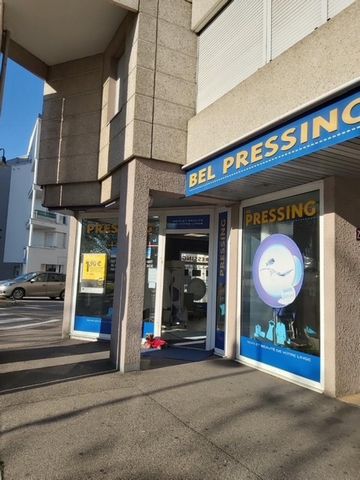 Investissez à Saint Max dans des murs commerciaux déjà loués a un pressing possibilité d'acquérir le fond en même temps
