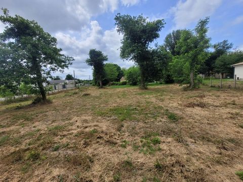Terrain à vendre CISSAC MEDOC de 1244 m2