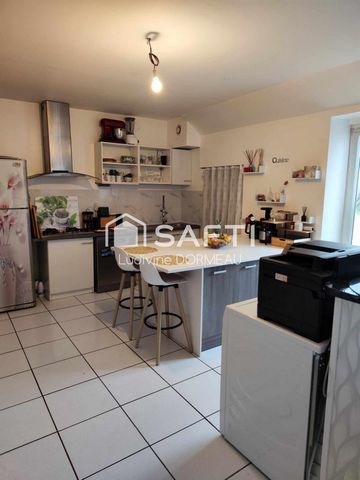 ENSEMBLE IMMOBILIER DE 385M2 AVEC HANGAR DE 493M2