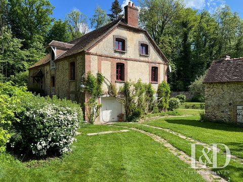 EXCLUSIVE. In the Paris-Reims-Troyes triangle, 25 minutes from Provins, former mill of an 11th century abbey. It is composed of a main house including a kitchen, living room, 5 bedrooms, shower room, bathroom, toilet and large landing room. Suspended...