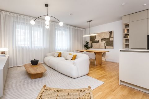 Dieses wunderschöne Neubauprojekt befindet sich in der Nähe von Kurfürstendamm, in der beliebtesten Gegend Berlins. Der berühmte Winterfeldmarkt mit regionalen Produkten, die von frischen Lebensmitteln bis handgefertigten Schmuck reichen, ist nur zeh...