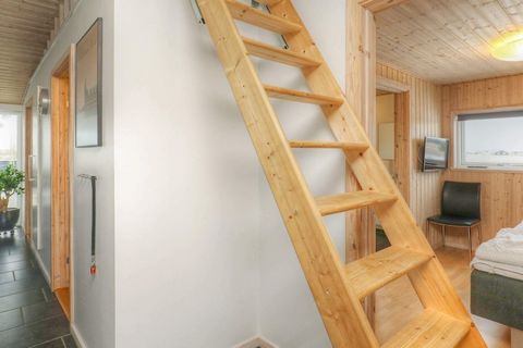 Holiday cottage with swimming pool, whirlpool and sauna decorated with modern furnishings and equipped with good furniture. In the activity room you can play table football, darts, billiards and table tennis. There are 3 bathrooms. Payment of consump...