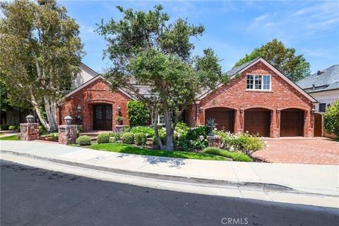 This classic and highly desirable custom home is situated on a spectacular 12,300 sq. ft. private lot overlooking the renowned Big Canyon golf course. 20 Cherry Hills Lane is a 5 bedroom, 6 bath home located on a cul-de-sac in the heart of the gate g...