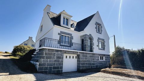 VUE MER, Anse de GOULIEN , maison darchitecte rénovée avec vue dégagée