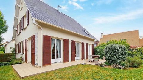 Maison familiale 7 pièces - 160m² environ - 5 chambres - Quartier Pavillonnaire - Chambres au RDC.