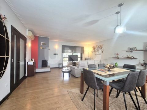 Se procura uma moradia térrea T3 perto da praia, esta é a oportunidade ideal para si! Localizada a apenas 500 metros do areal da Praia do Furadouro, a 4,5 km do centro de Ovar e com rápido acesso às principais rodovias A1 e A29, esta moradia permite-...