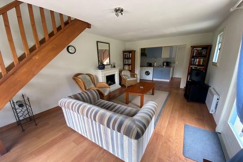 Tucked away in the peaceful woodlands of Périgord Noir and just 10 km from the charming medieval town of Sarlat-la-Canéda, this cozy holiday home is located in the quiet Domaine de Carsac. Surrounded by nature and just a short walk from the Dordogne ...