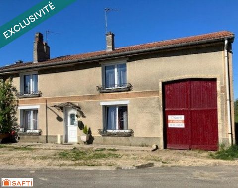 Maison avec de grands volumes.