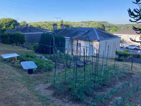 Dpt Creuse (23), à vendre SAINT VAURY Maison de 96 m2 - Garages - Bassin - Terrain 5307 m2