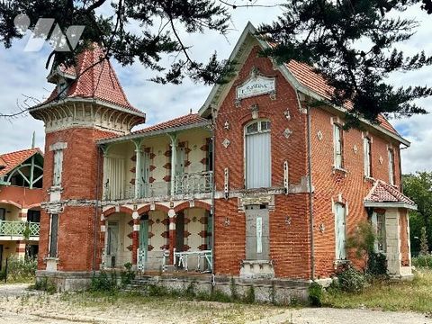 INTERACTIEVE NOTARIËLE VERKOOP Eerst mogelijke bod: 395.000 euro Onderhandelingskosten (4% TTC) exclusief koperskosten) Negentiende-eeuwse villa om te renoveren, dicht bij het strand Gelegen op ongeveer 400 m van het strand van Amélie en 1 km van het...