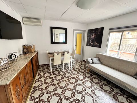 Discover this charming apartment on the second floor, ready to move into! Although it does not have an elevator, its accessibility is comfortable and simple. The apartment has three spacious rooms, ideal for families, students or to create an office ...