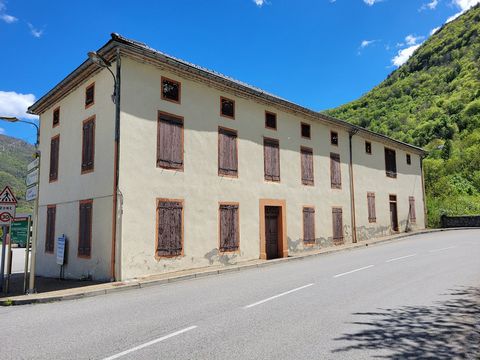 Maison Bourgeoise de 600 m² avec jardin