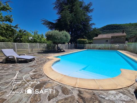 DEMEURE DE CHARME AVEC PISCINE ET JARDIN PAYSAGÉ