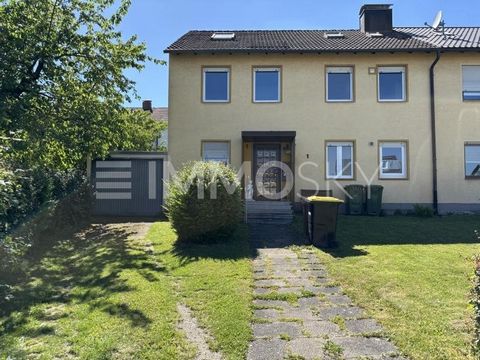 Groen zover het oog reikt. Deze geschakelde hoekwoning is gebouwd in 1965 op een perceel van ca. 255 m² in een rustige woonwijk van Affalterbach-Birkhau en biedt 134 m² woonoppervlak, verdeeld over 6,5 kamers en is nu beschikbaar voor verkoop! De won...