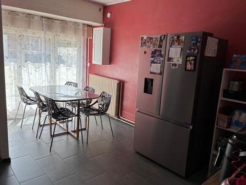 Maison 90 m² semi-mitoyenne- 4 chambres- jardin