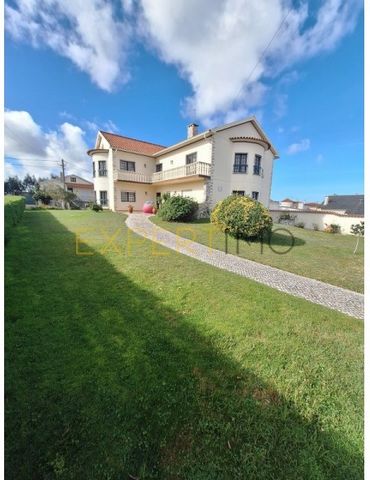 We present this magnificent detached villa, set in a plot of 670sqm, with a gross construction area of 350sqm, ideal for those who value space, comfort, privacy in the proximity of the city - without giving up tranquillity. The villa has 2 floors and...