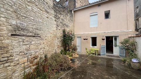 Nouveauté au cœur de Mansle, maison habitable immédiatement.