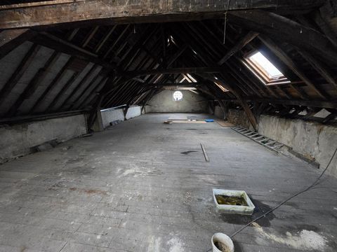 Créez Votre Rêve : Appartement de 240 m² à Façonner avec Économies d'Énergie !
