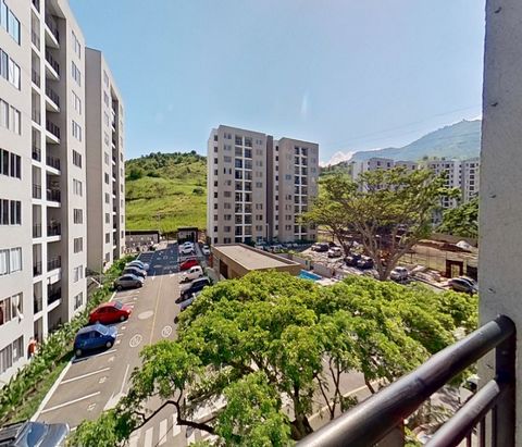 Apartment for sale, with interior view, elevator access, communal parking. It consists of 3 bedrooms, 2 bathrooms, dining room, integral kitchen and laundry area. It has ceramic flooring in all its areas. The complex has a community room, children's ...