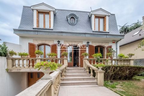 VANEAU vous propose cette maison individuelle non mitoyenne, située dans le quartier très recherché de Polangis, à seulement 15 minutes à pied de la gare RER A de Joinville-le-Pont et à proximité immédiate des bords de Marne. Construite dans les anné...