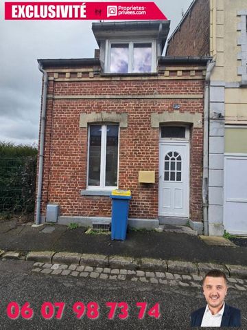 Exclusivité Benjamin Propriétés Privées ! à Hirson, découvrez cette maison composé d'une pièce de vie, une cuisine, une salle de bain, un WC et de 3 chambres. Actuellement loué 700 euros/mois . Rendement brut de 12,93% DPE : E GES : B Montant moyen e...