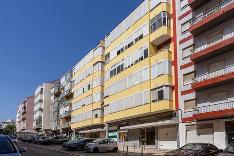 This one-bedroom apartment is located in Marvila, an area with great potential for expansion and appreciation. Located on the quiet Rua Vale Formoso de Cima, this property offers the perfect combination of proximity to the center of Lisbon and the se...