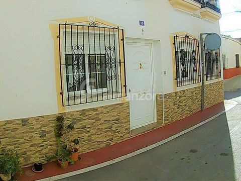 A modern ground floor two bedroom apartment for sale in the village of Taberno (Almeria). The apartment has a large well lit lounge at the front on the right.On the left is an unfurnished kitchen allowing for your own design and taste.The kitchen als...