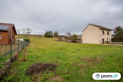 We offer a large plot of land with an area of 2710 m2, to build in the town of Limons. The land is serviced and constructible at 75%. It is possible to divide this land into two plots; It is divisible from 1355 m2. It is a partially fenced plot (with...