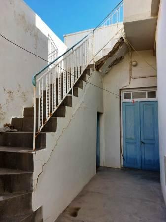 Sitia, East Crete: Traditional two storey stone house with basement. The property is located on a plot of 154m2 and just 500 meters from the sea. The ground floor is 91m2 and consists of a nice corridor, a living area, two bedrooms and a kitchen. Out...