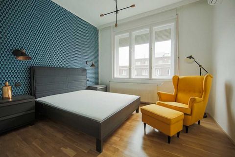 A fantastic, newly refurbished apartment is for sale in Budapest's 7th District, in the very heart of the city. Excellently located only a few steps away from Deak Ferenc Square and the countless cafes and restaurants of the Jewish Quarter, with grea...