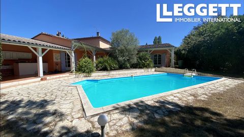 A15345 - Situated in a quiet location on the hills not far from Marmande this traditional style villa is the ideal family or holiday home. After walking into the impressive entrance, you will find 4 bedrooms & 2 bathrooms set over 2 levels plus a lar...