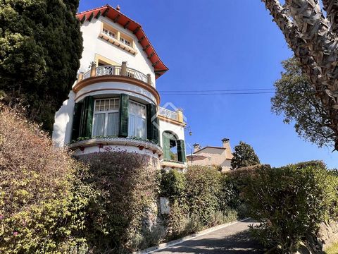 Lucas Fox is proud to present this fantastic modernist-style house, the work of the architect Joaquim Lloret i Homs and included in the Inventory of Architectural Heritage of Catalonia. The property is located in Sant Andreu de Llavaneres, one of the...