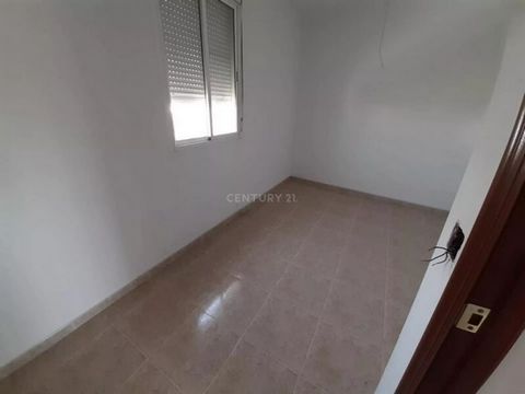 ¿Buscas comprar casa de 3 habitaciones en Granja de Torrehermosa? Excelente oportunidad de adquirir en propiedad esta casa residencial con una superficie de 113,28 m² bien distribuidos en 3 habitaciones y 1 cuarto de baño ubicada en la localidad de G...