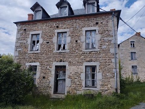Stone house of about 108 m² in a small hamlet of Chateldon On the ground floor: kitchen, living room and 2 rooms On the 1st floor: 4 bedrooms and a small room granary no heating system so no DPE Selling price: 24000 euros FAI (fees charges sellers in...