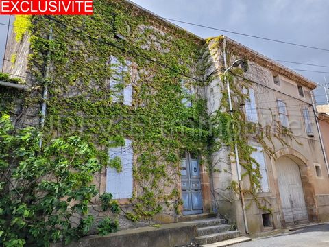 Summary At 30 minutes from the historic center of Narbonne and the Mediterranean, in a typical Corbières village, this late 19th century property opens onto an enclosed park of 3300 m², not overlooked. It has been in the same family for several gener...
