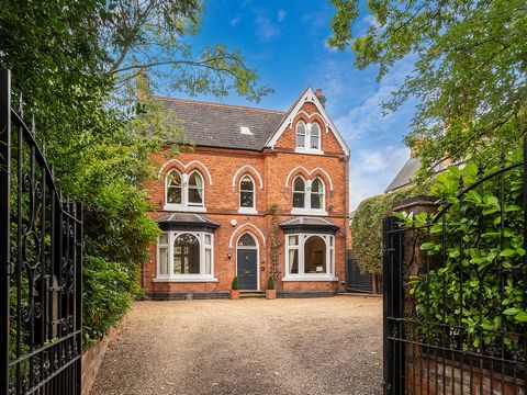 Dating back to the early Victorian times, this delightful property is immaculately presented and offers the perfect balance between contemporary family living and period charm and character. Ideally located on the much sought after Kineton Green Road...
