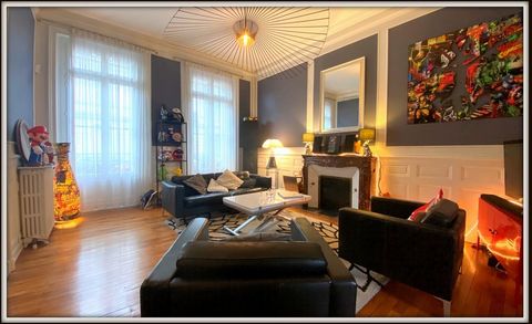 Dpt Dordogne (24), à vendre PERIGUEUX maison P9 de 215 m² - Terrain de 200